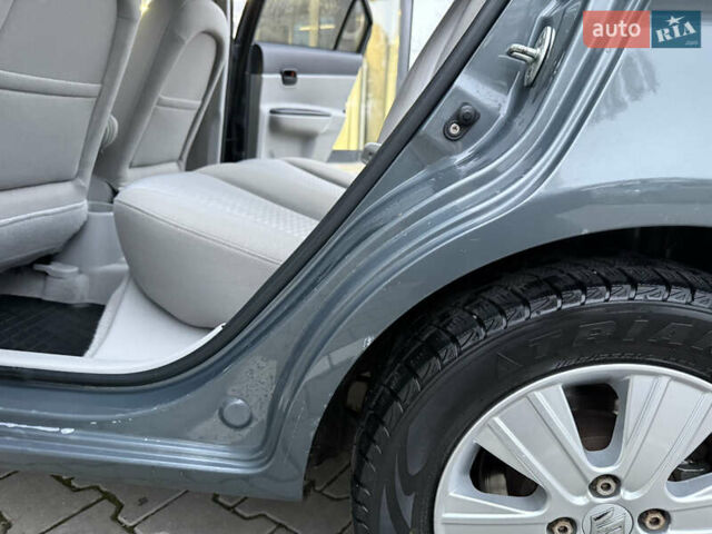 Серый Хендай Акцент, объемом двигателя 1.5 л и пробегом 155 тыс. км за 5200 $, фото 21 на Automoto.ua