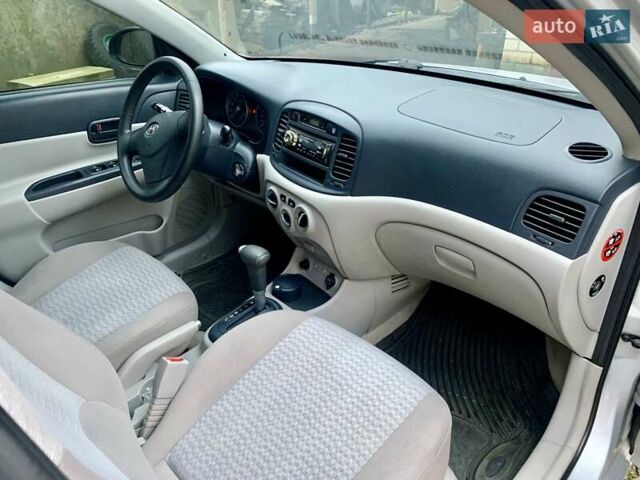Серый Хендай Акцент, объемом двигателя 1.4 л и пробегом 144 тыс. км за 5300 $, фото 11 на Automoto.ua
