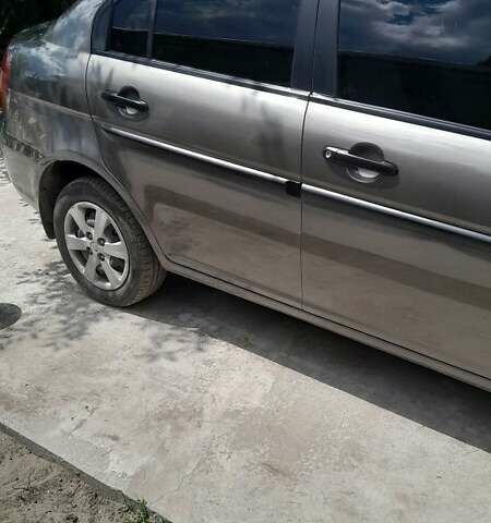 Серый Хендай Акцент, объемом двигателя 1.4 л и пробегом 211 тыс. км за 5205 $, фото 2 на Automoto.ua