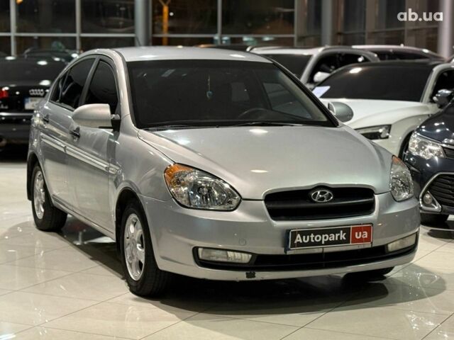 Серый Хендай Акцент, объемом двигателя 1.4 л и пробегом 203 тыс. км за 4990 $, фото 2 на Automoto.ua