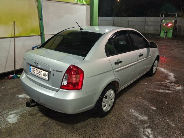 Серый Хендай Акцент, объемом двигателя 1.4 л и пробегом 160 тыс. км за 4700 $, фото 2 на Automoto.ua