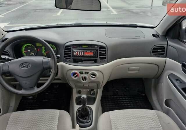 Сірий Хендай Акцент, об'ємом двигуна 1.49 л та пробігом 268 тис. км за 3500 $, фото 4 на Automoto.ua