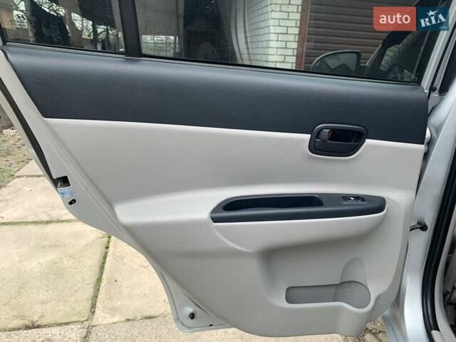 Серый Хендай Акцент, объемом двигателя 1.4 л и пробегом 144 тыс. км за 5300 $, фото 16 на Automoto.ua