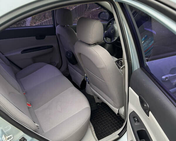 Серый Хендай Акцент, объемом двигателя 1.6 л и пробегом 211 тыс. км за 5200 $, фото 34 на Automoto.ua