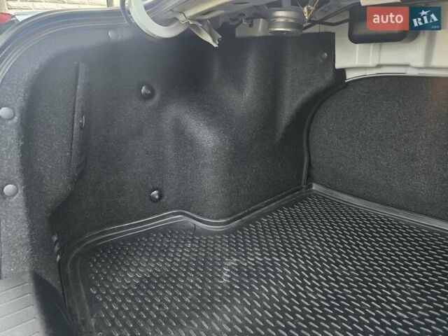 Серый Хендай Акцент, объемом двигателя 1.4 л и пробегом 82 тыс. км за 6600 $, фото 37 на Automoto.ua