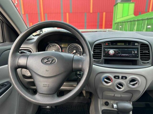 Сірий Хендай Акцент, об'ємом двигуна 0 л та пробігом 228 тис. км за 5990 $, фото 13 на Automoto.ua