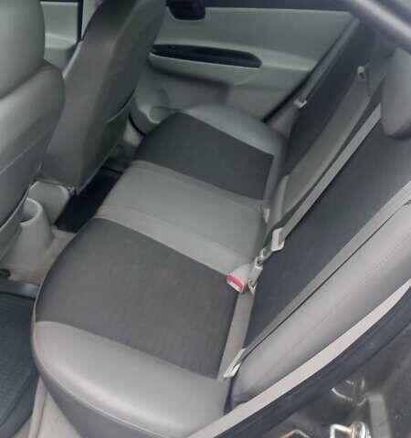 Серый Хендай Акцент, объемом двигателя 1.49 л и пробегом 190 тыс. км за 4800 $, фото 4 на Automoto.ua