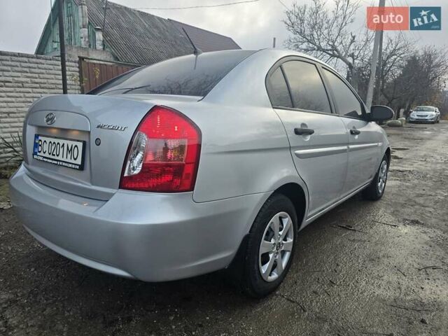 Серый Хендай Акцент, объемом двигателя 1.4 л и пробегом 82 тыс. км за 6600 $, фото 6 на Automoto.ua