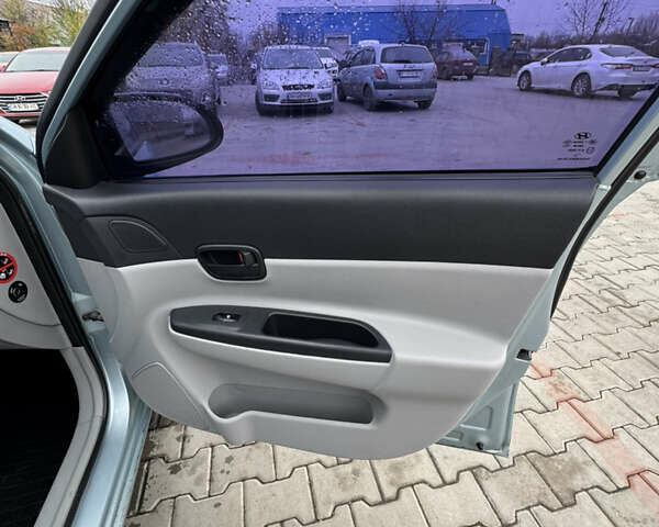 Серый Хендай Акцент, объемом двигателя 1.6 л и пробегом 211 тыс. км за 5200 $, фото 19 на Automoto.ua