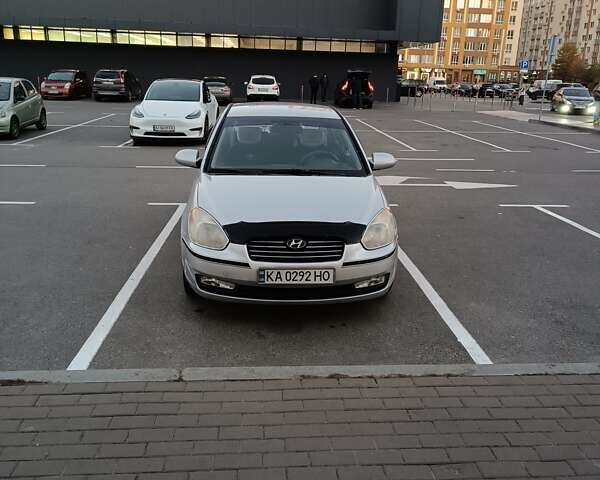 Сірий Хендай Акцент, об'ємом двигуна 1.4 л та пробігом 130 тис. км за 5100 $, фото 1 на Automoto.ua