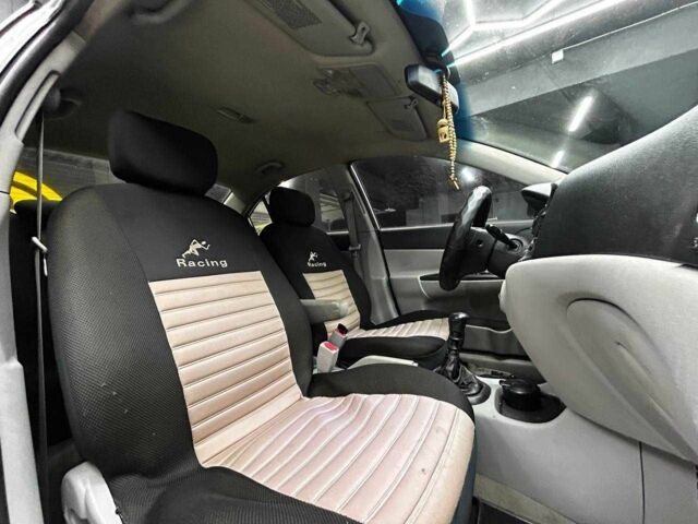 Серый Хендай Акцент, объемом двигателя 1.4 л и пробегом 168 тыс. км за 5200 $, фото 19 на Automoto.ua