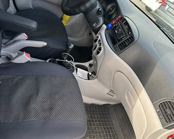 Сірий Хендай Акцент, об'ємом двигуна 1.4 л та пробігом 123 тис. км за 4700 $, фото 6 на Automoto.ua