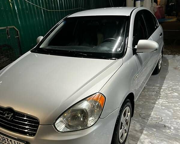 Серый Хендай Акцент, объемом двигателя 1.4 л и пробегом 140 тыс. км за 5199 $, фото 1 на Automoto.ua