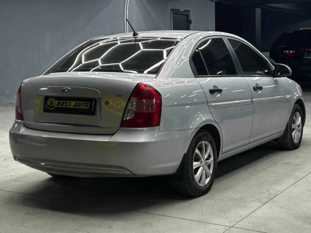 Серый Хендай Акцент, объемом двигателя 1.4 л и пробегом 168 тыс. км за 5200 $, фото 5 на Automoto.ua