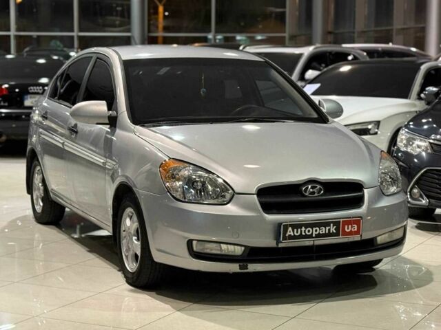 Серый Хендай Акцент, объемом двигателя 1.4 л и пробегом 203 тыс. км за 4990 $, фото 2 на Automoto.ua