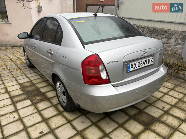 Серый Хендай Акцент, объемом двигателя 1.4 л и пробегом 151 тыс. км за 5950 $, фото 3 на Automoto.ua