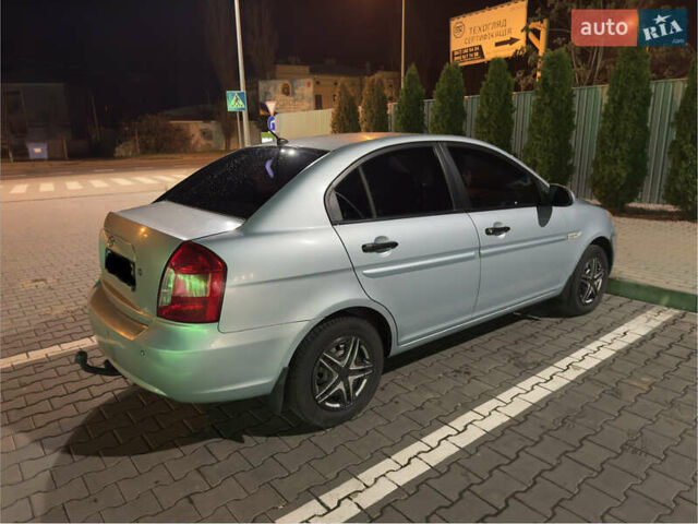 Серый Хендай Акцент, объемом двигателя 1.49 л и пробегом 250 тыс. км за 5300 $, фото 2 на Automoto.ua