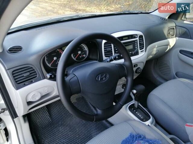 Серый Хендай Акцент, объемом двигателя 1.6 л и пробегом 150 тыс. км за 7000 $, фото 17 на Automoto.ua