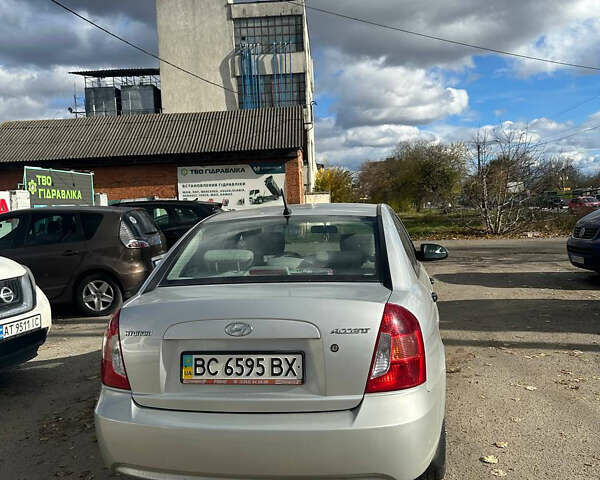 Сірий Хендай Акцент, об'ємом двигуна 1.4 л та пробігом 194 тис. км за 5300 $, фото 3 на Automoto.ua