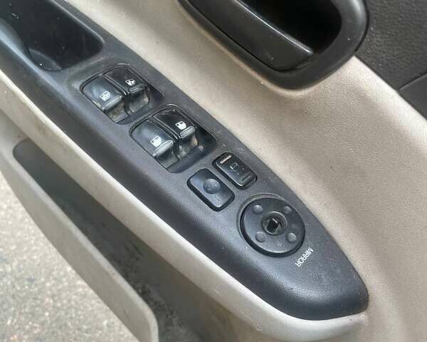 Серый Хендай Акцент, объемом двигателя 1.49 л и пробегом 143 тыс. км за 4000 $, фото 2 на Automoto.ua