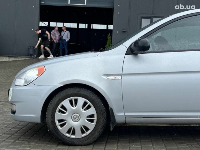 Серый Хендай Акцент, объемом двигателя 1.6 л и пробегом 105 тыс. км за 4490 $, фото 11 на Automoto.ua