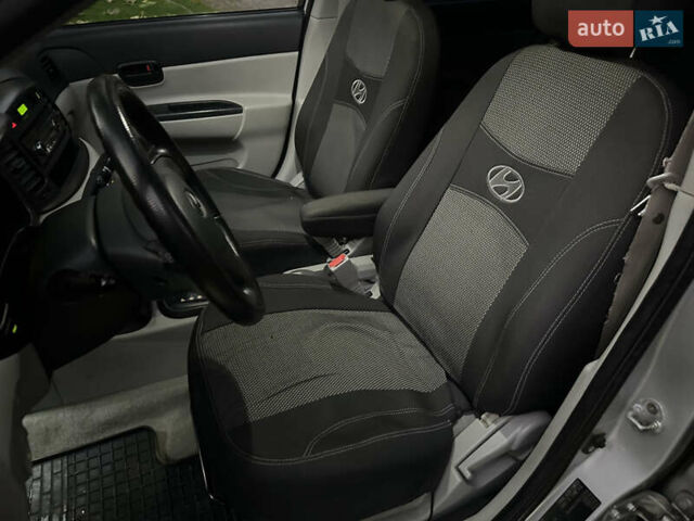 Серый Хендай Акцент, объемом двигателя 1.4 л и пробегом 200 тыс. км за 4990 $, фото 22 на Automoto.ua