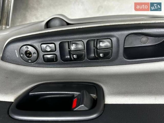 Серый Хендай Акцент, объемом двигателя 1.4 л и пробегом 168 тыс. км за 5200 $, фото 6 на Automoto.ua