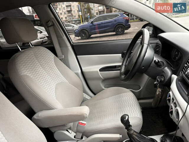 Серый Хендай Акцент, объемом двигателя 1.4 л и пробегом 327 тыс. км за 4500 $, фото 23 на Automoto.ua