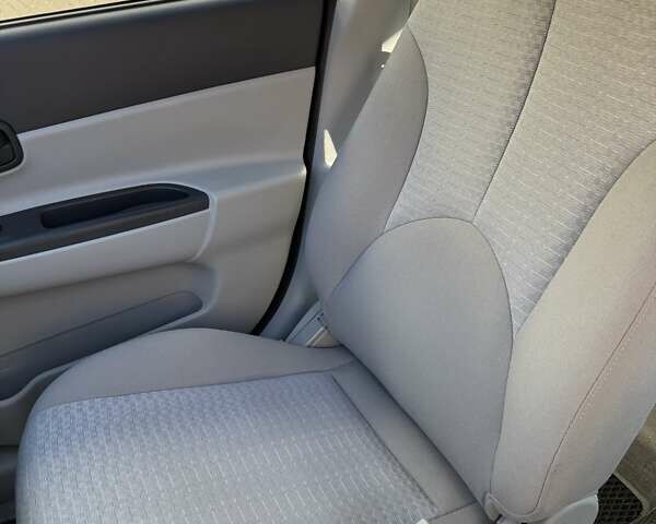 Сірий Хендай Акцент, об'ємом двигуна 1.4 л та пробігом 72 тис. км за 7500 $, фото 18 на Automoto.ua