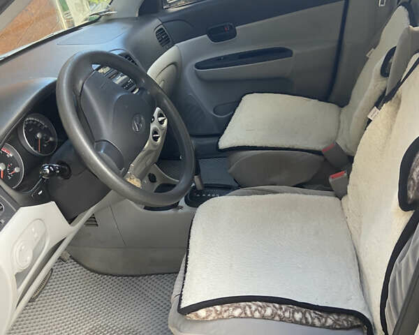 Хендай Акцент 2008 в Тернополе на Automoto.ua Серый Хендай Акцент, объемом двигателя 1.4 л и пробегом 98 тыс. км за 6000 $, фото 3 на Automoto.ua