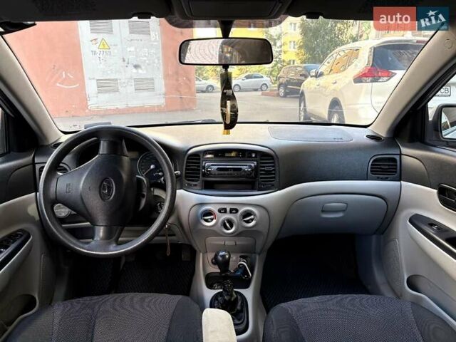 Сірий Хендай Акцент, об'ємом двигуна 1.5 л та пробігом 223 тис. км за 4800 $, фото 9 на Automoto.ua