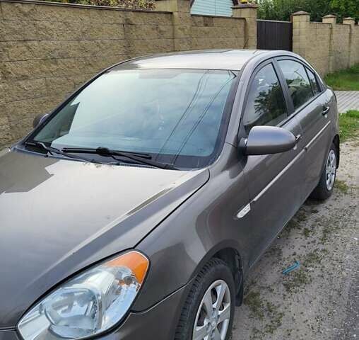 Серый Хендай Акцент, объемом двигателя 1.4 л и пробегом 131 тыс. км за 4900 $, фото 4 на Automoto.ua