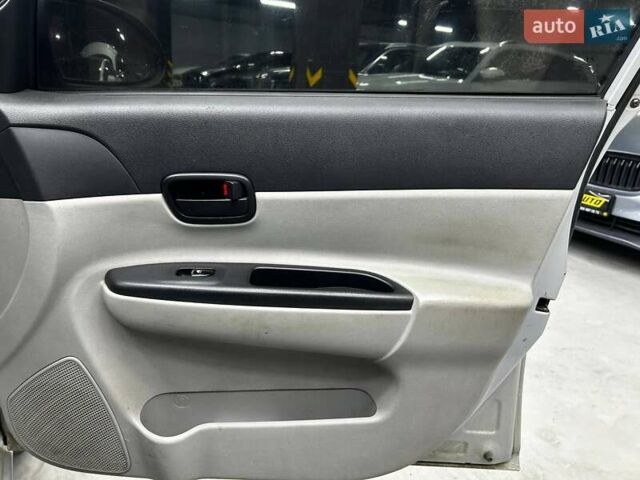 Серый Хендай Акцент, объемом двигателя 1.4 л и пробегом 168 тыс. км за 5200 $, фото 16 на Automoto.ua