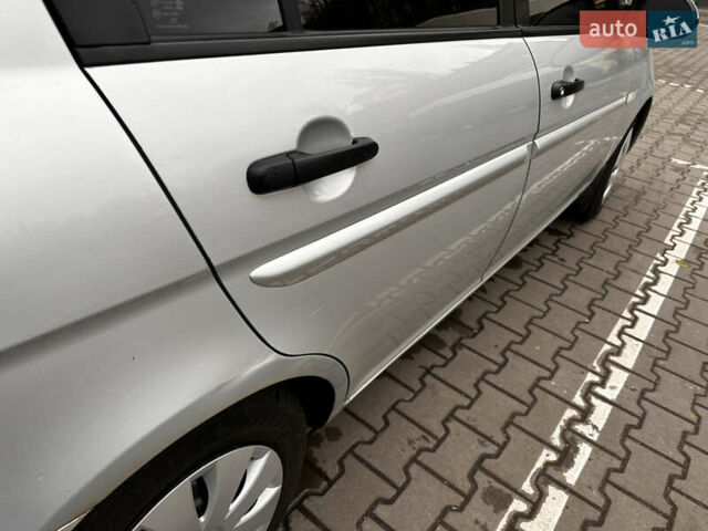 Серый Хендай Акцент, объемом двигателя 1.4 л и пробегом 327 тыс. км за 4500 $, фото 14 на Automoto.ua