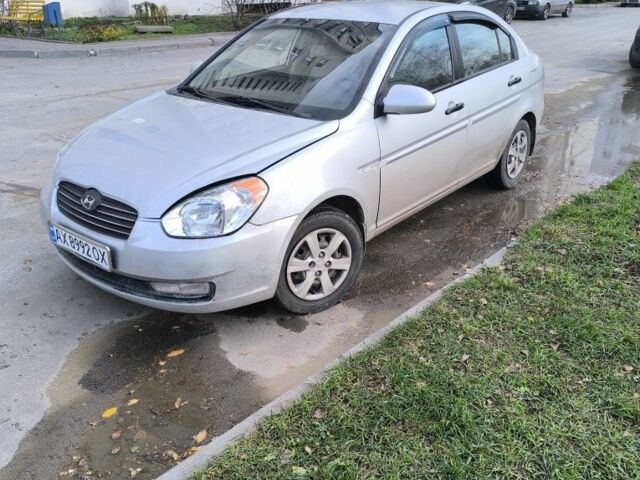 Серый Хендай Акцент, объемом двигателя 1.4 л и пробегом 120 тыс. км за 3600 $, фото 5 на Automoto.ua