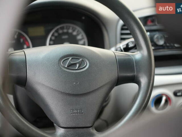 Серый Хендай Акцент, объемом двигателя 1.4 л и пробегом 300 тыс. км за 3312 $, фото 6 на Automoto.ua
