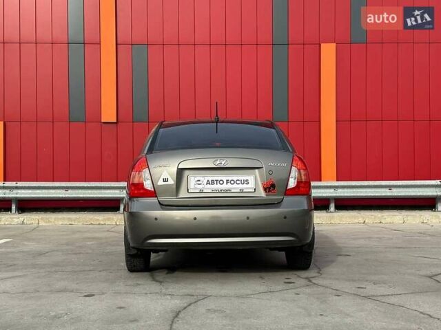 Сірий Хендай Акцент, об'ємом двигуна 1.4 л та пробігом 228 тис. км за 5990 $, фото 6 на Automoto.ua