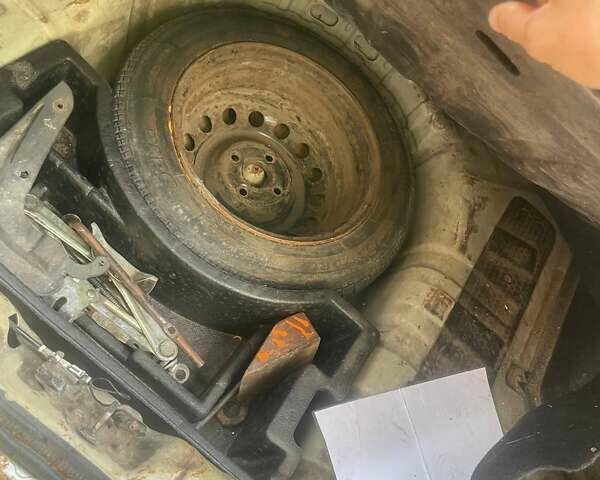 Серый Хендай Акцент, объемом двигателя 1.49 л и пробегом 143 тыс. км за 4000 $, фото 7 на Automoto.ua