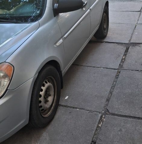 Сірий Хендай Акцент, об'ємом двигуна 1.4 л та пробігом 99 тис. км за 3699 $, фото 1 на Automoto.ua