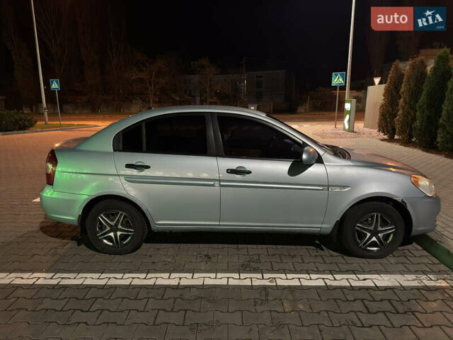 Серый Хендай Акцент, объемом двигателя 1.49 л и пробегом 250 тыс. км за 5300 $, фото 1 на Automoto.ua