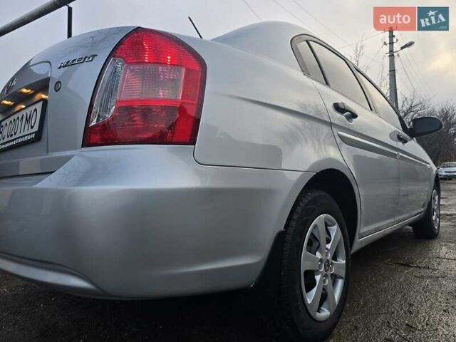 Серый Хендай Акцент, объемом двигателя 1.4 л и пробегом 82 тыс. км за 6600 $, фото 63 на Automoto.ua