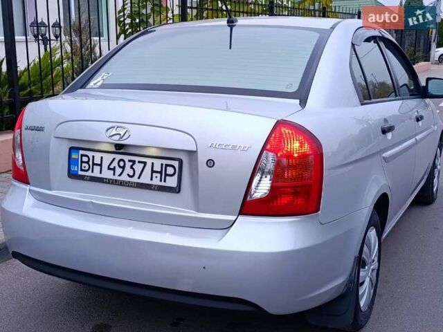 Серый Хендай Акцент, объемом двигателя 1.4 л и пробегом 186 тыс. км за 5000 $, фото 10 на Automoto.ua