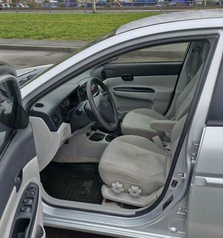 Сірий Хендай Акцент, об'ємом двигуна 1.49 л та пробігом 268 тис. км за 3500 $, фото 6 на Automoto.ua