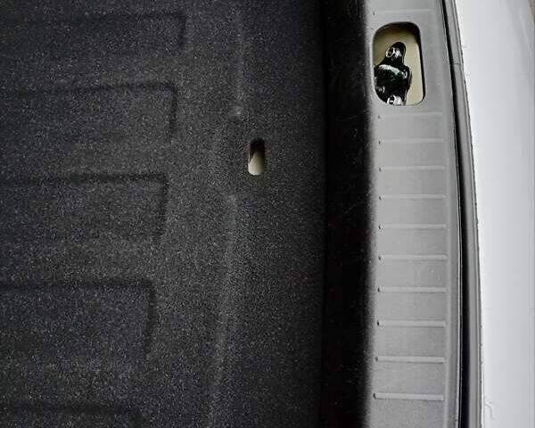 Сірий Хендай Акцент, об'ємом двигуна 1.4 л та пробігом 73 тис. км за 5995 $, фото 5 на Automoto.ua