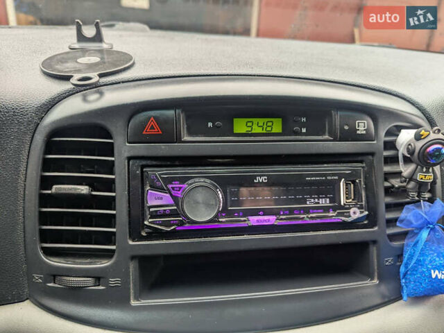 Хендай Акцент 2008 в Ужгороде на Automoto.ua Серый Хендай Акцент, объемом двигателя 1.4 л и пробегом 244 тыс. км за 4800 $, фото 5 на Automoto.ua