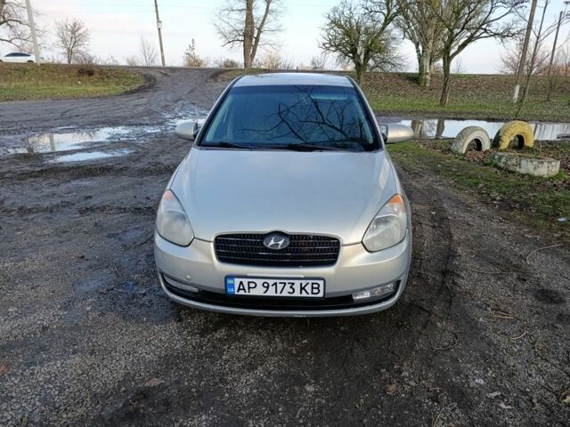 Сірий Хендай Акцент, об'ємом двигуна 1.4 л та пробігом 300 тис. км за 2800 $, фото 2 на Automoto.ua