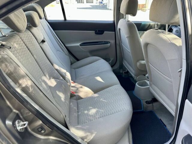 Серый Хендай Акцент, объемом двигателя 1.4 л и пробегом 206 тыс. км за 4500 $, фото 2 на Automoto.ua