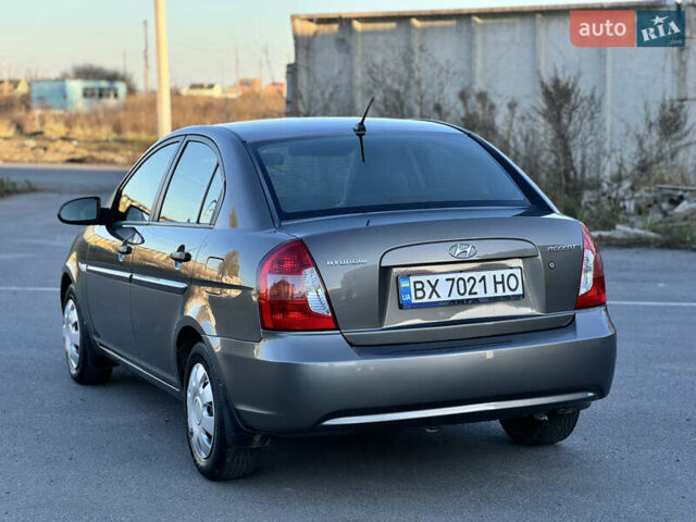 Серый Хендай Акцент, объемом двигателя 1.4 л и пробегом 98 тыс. км за 4899 $, фото 5 на Automoto.ua