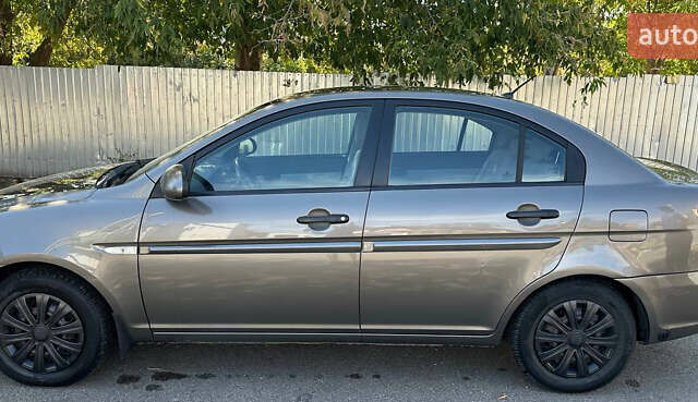 Сірий Хендай Акцент, об'ємом двигуна 1.4 л та пробігом 206 тис. км за 4900 $, фото 9 на Automoto.ua