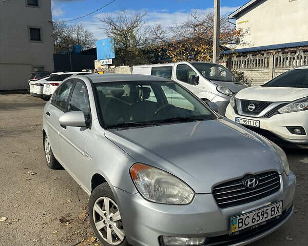 Сірий Хендай Акцент, об'ємом двигуна 1.4 л та пробігом 194 тис. км за 5300 $, фото 2 на Automoto.ua